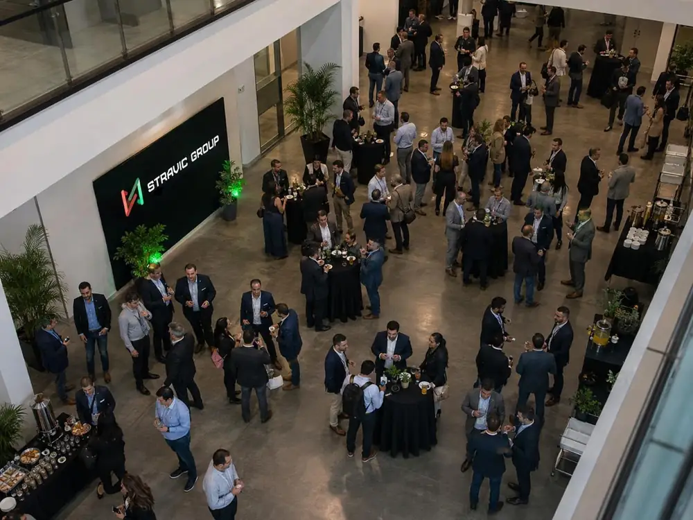 Cóctel corporativo de Stravic Group visto desde el nivel superior