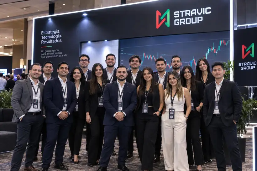 Equipo de Stravic Group en el stand «Estrategia. Tecnología. Resultados.»