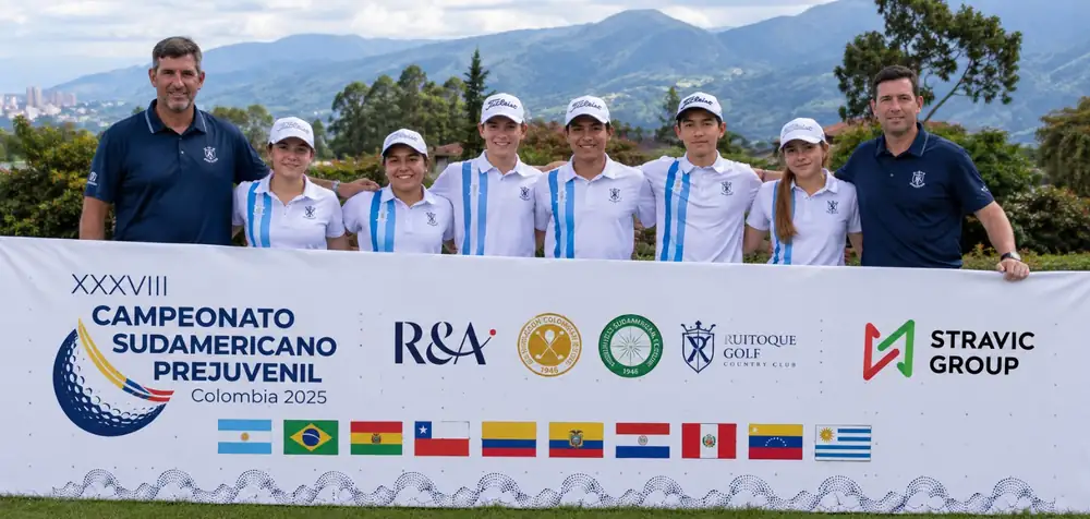 Equipo juvenil de golf en un campeonato sudamericano patrocinado por Stravic Group