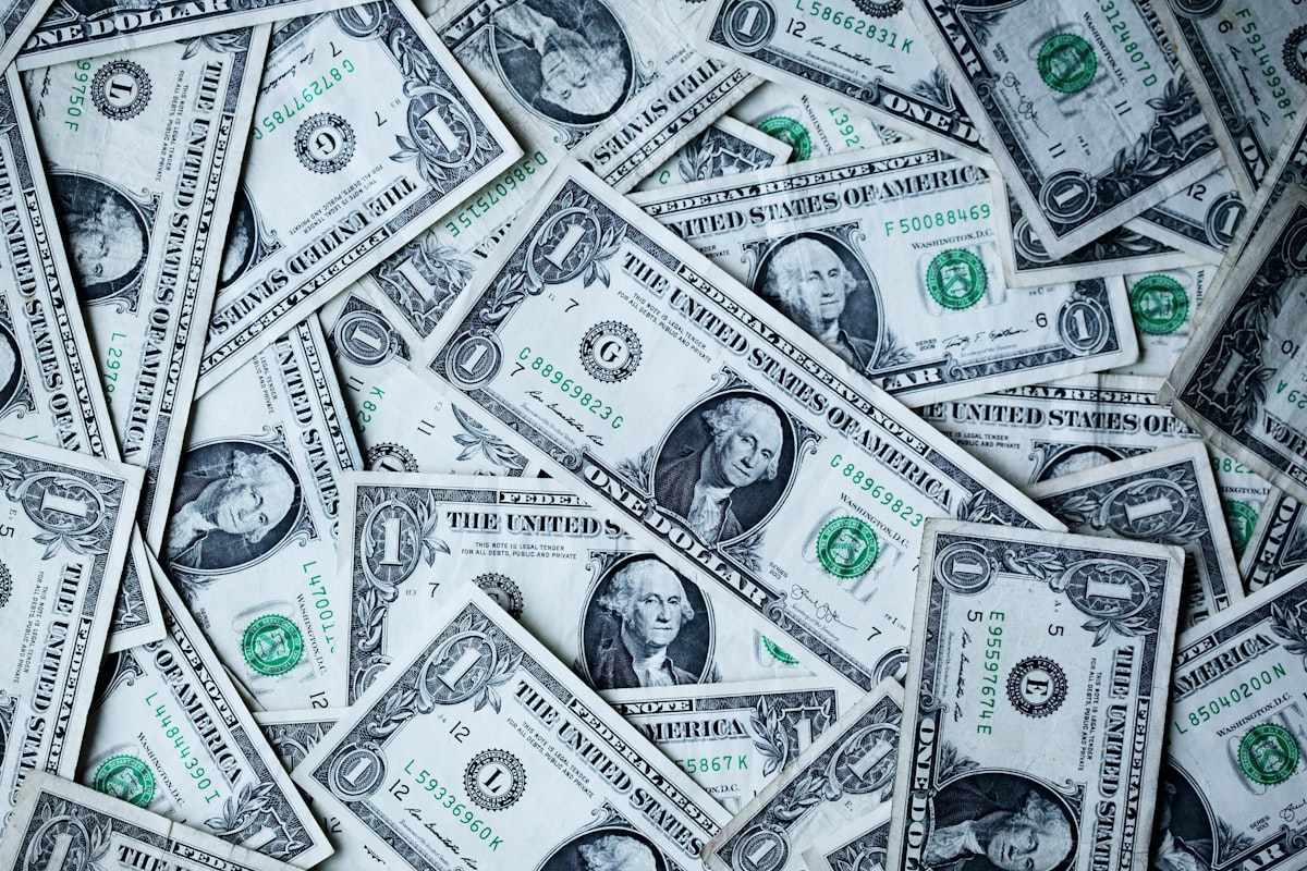Vista de mercados financieros globales conectados a nivel internacional